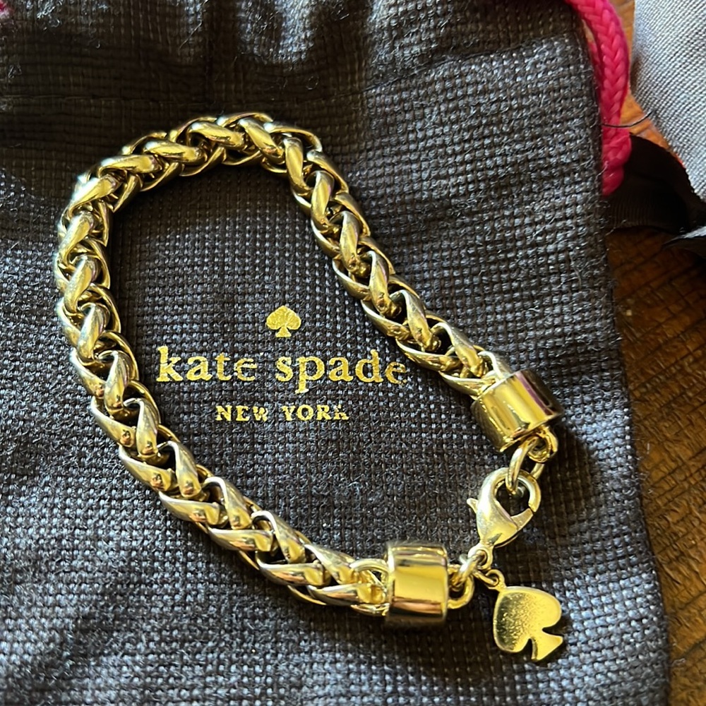 Kate Spade bracelet with gift box and pouch - Picture 2 of 9
